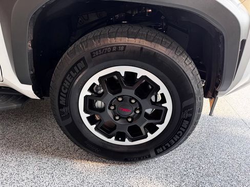 Certified 2025 Toyota 4Runner TRD Off-Road AWD/4WD image 15