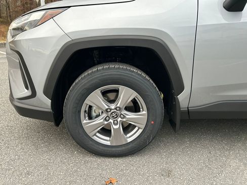 New 2025 Toyota RAV4 XLE image 28