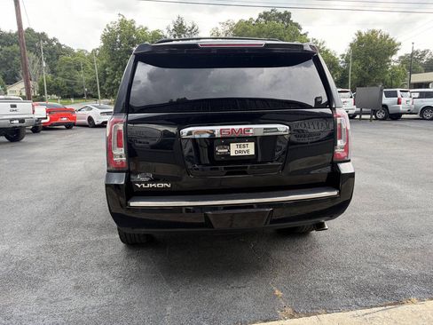 Used 2016 GMC Yukon Denali w/ Open Road Package AWD/4WD image 5