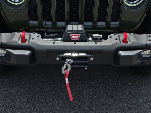 Used 2022 Jeep Gladiator Rubicon w/ LED Lighting Group AWD/4WD image 9