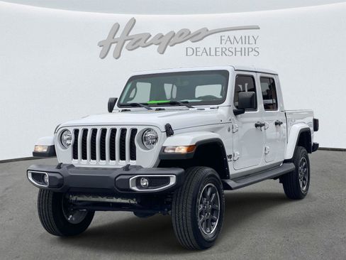 Used 2022 Jeep Gladiator Overland AWD/4WD image 9