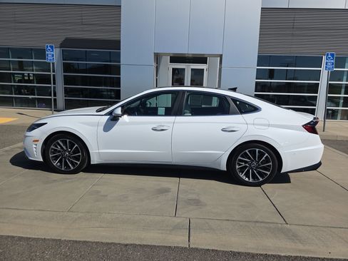Used 2023 Hyundai Sonata Limited FWD image 2