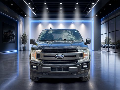 Used 2018 Ford F150 XLT w/ Equipment Group 302A Luxury AWD/4WD image 9
