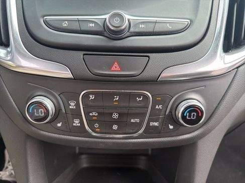 Used 2021 Chevrolet Equinox LT FWD image 23