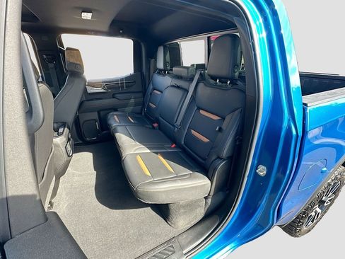 Used 2023 GMC Sierra 1500 AT4 w/ Technology Package AWD/4WD image 26