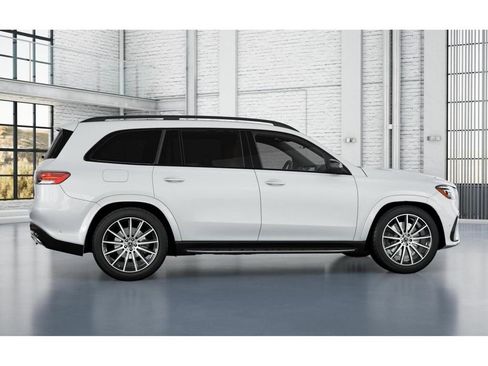 New 2026 Mercedes-Benz GLS 580 4MATIC image 17