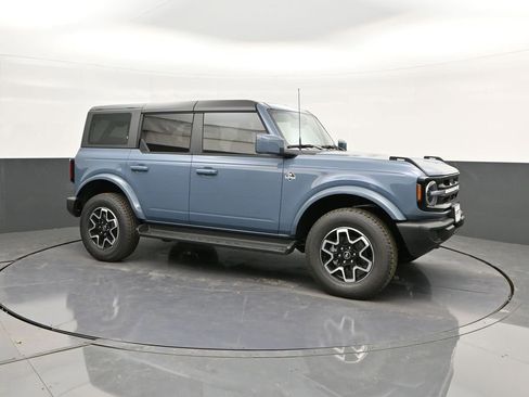 New 2025 Ford Bronco Outer Banks image 6