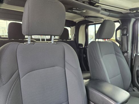 Certified 2020 Jeep Gladiator Sport w/ Quick Order Package 24S image 31