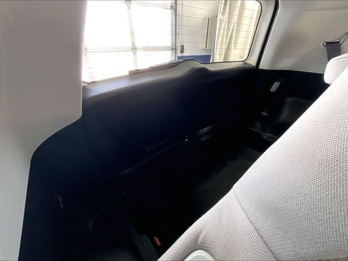 Used 2025 Kia Soul LX FWD image 17
