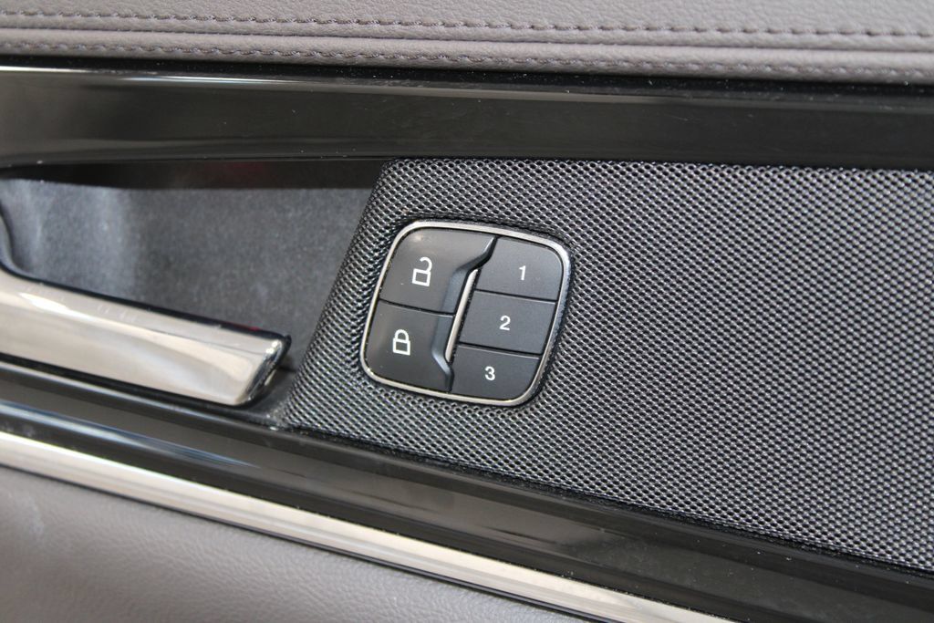 Used 2023 Lincoln Nautilus Reserve AWD/4WD image 41