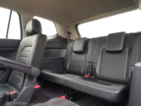 Used 2019 Volkswagen Atlas SEL Premium image 30