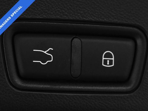 Used 2024 Maserati Grecale GT image 8