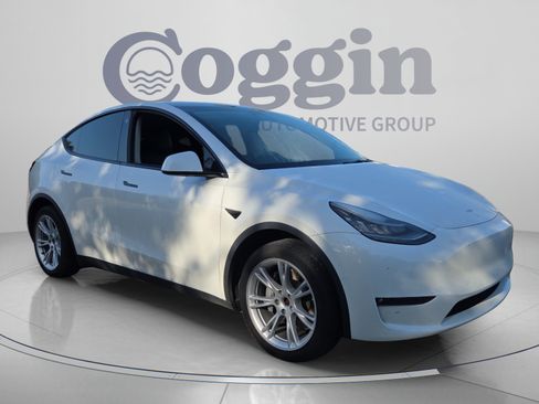Used 2021 Tesla Model Y Long Range AWD/4WD image 7