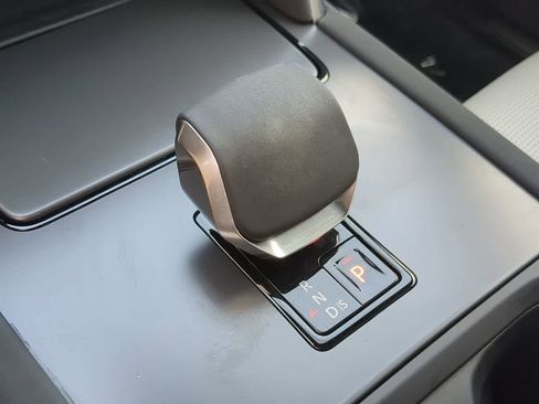 Certified 2025 Land Rover Discovery Sport Dynamic SE image 34