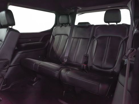 Used 2025 Jeep Wagoneer Series II RWD image 9