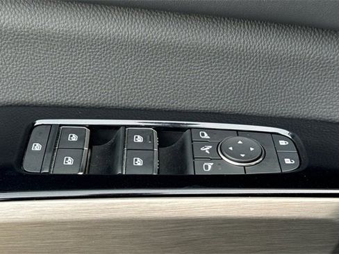 Used 2023 Nissan Pathfinder Platinum image 12