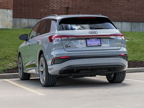 Used 2025 Audi Q4 e-tron Premium Plus w/ Premium Plus AWD/4WD image 5