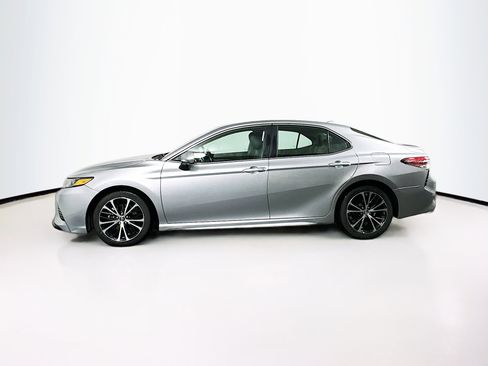 Used 2019 Toyota Camry SE FWD image 4