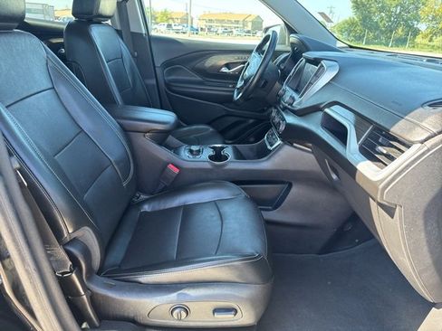 Used 2024 GMC Terrain SLT image 24