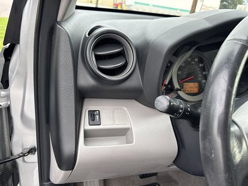 Used 2008 Toyota RAV4 Limited AWD/4WD image 44