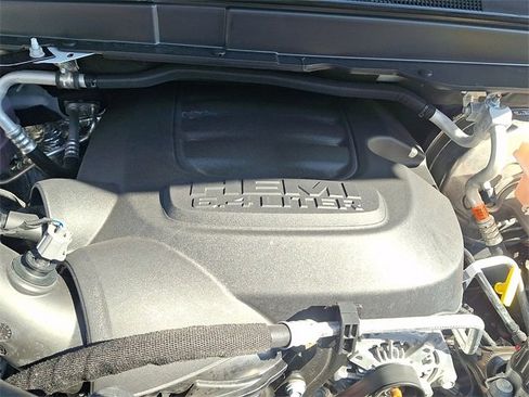 Used 2024 RAM 2500 Tradesman w/ Chrome Appearance Group image 27