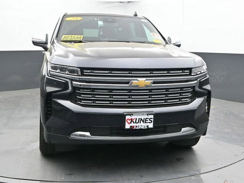 Used 2023 Chevrolet Suburban Premier AWD/4WD image 4