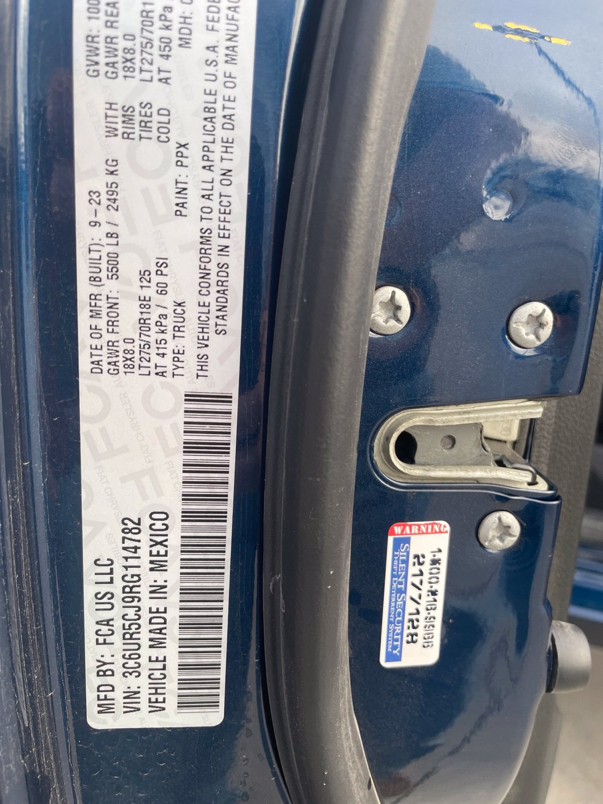 Used 2024 RAM 2500 Tradesman w/ Chrome Appearance Group AWD/4WD image 9
