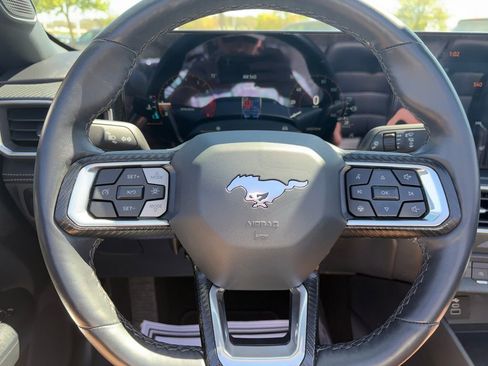 Used 2025 Ford Mustang Premium image 11