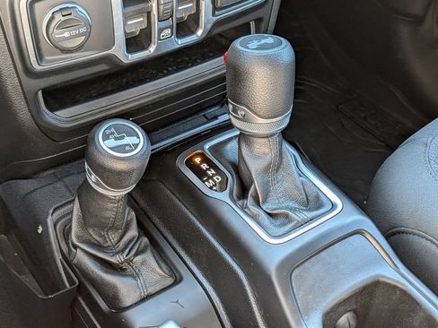 Used 2020 Jeep Wrangler Unlimited Sport S AWD/4WD image 16