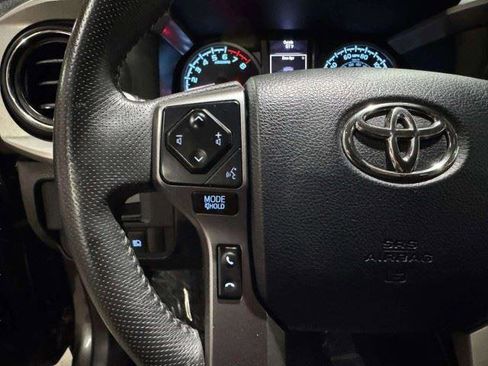 Used 2019 Toyota Tacoma SR5 RWD image 39