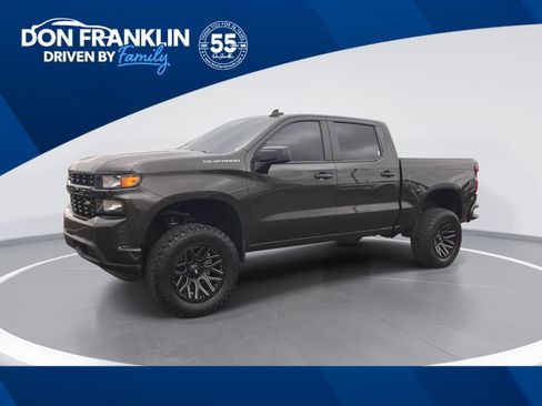 Used 2022 Chevrolet Silverado 1500 Custom w/ Safety Confidence Package image 1