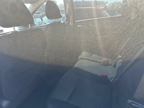 Used 2018 Nissan Rogue SV FWD image 7