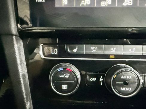 Used 2018 Volkswagen GTI Autobahn FWD image 40