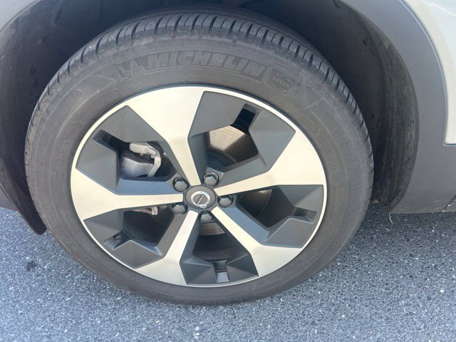 Used 2025 Volvo XC40 B5 Plus w/ Protection Package Premier AWD/4WD image 11
