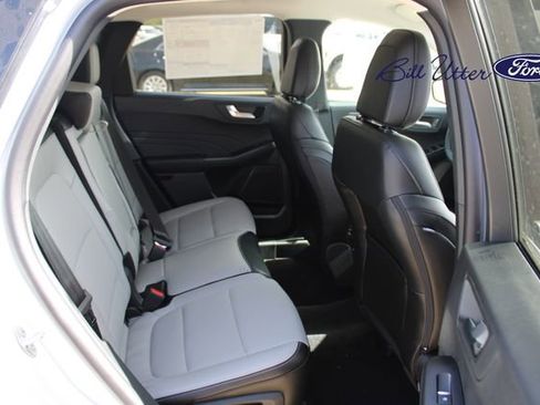 New 2025 Ford Escape SE image 9