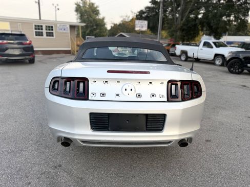 Used 2014 Ford Mustang Convertible RWD image 5