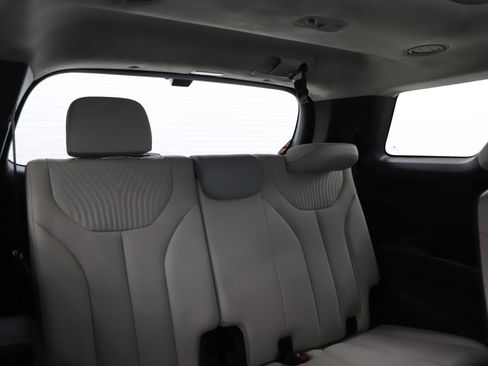 Used 2023 Hyundai Palisade Calligraphy image 12