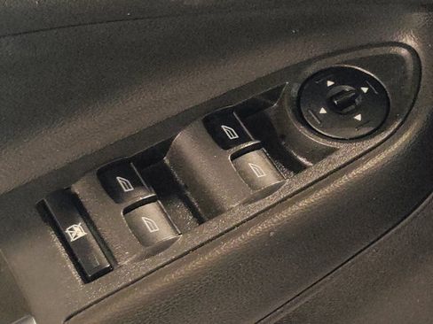 Used 2017 Ford Escape SE image 26