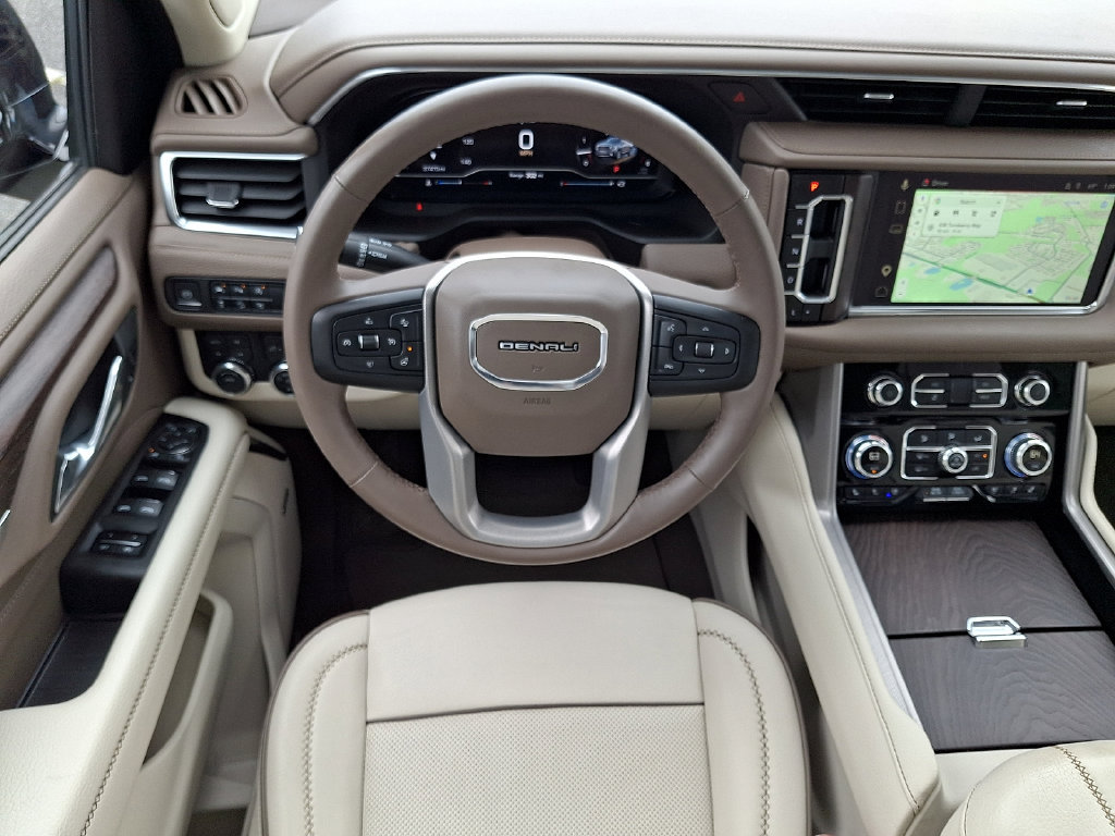 Used 2023 GMC Yukon Denali AWD/4WD image 2