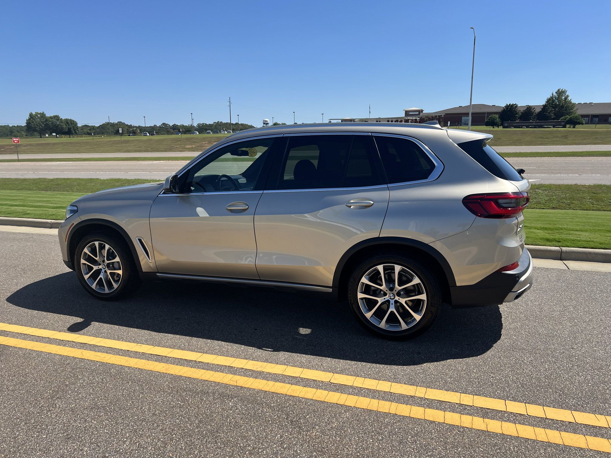 Used 2019 BMW X5 xDrive40i w/ Premium Package 2 AWD/4WD image 7