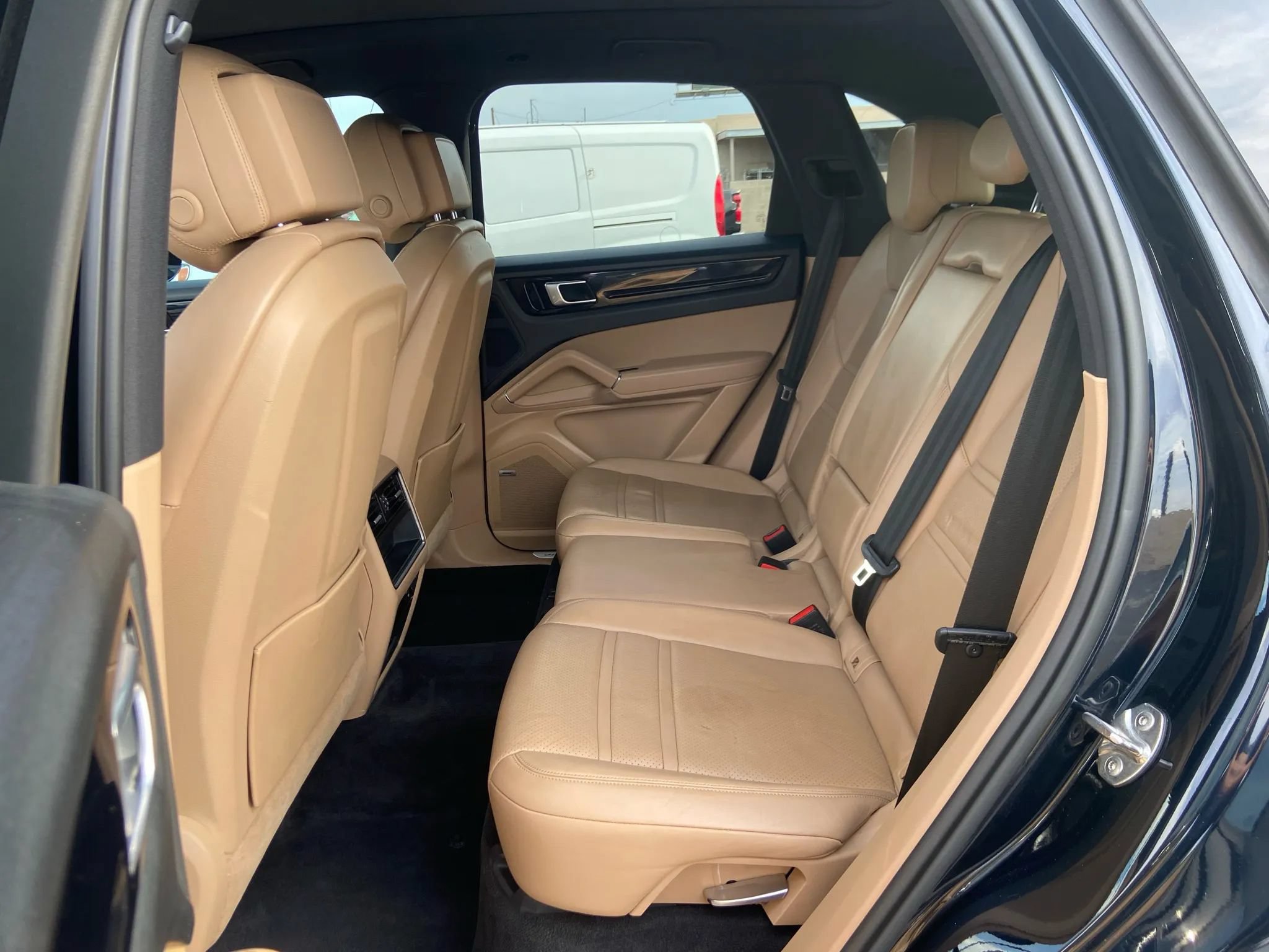 Used 2019 Porsche Cayenne AWD/4WD image 17