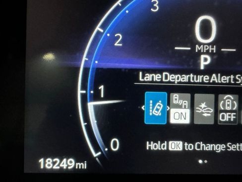 Used 2025 Toyota Corolla SE w/ SE Premium Package image 24