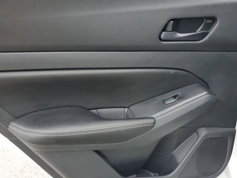 Used 2025 Nissan Altima 2.5 SV image 11