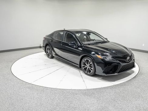 Used 2020 Toyota Camry SE FWD image 28