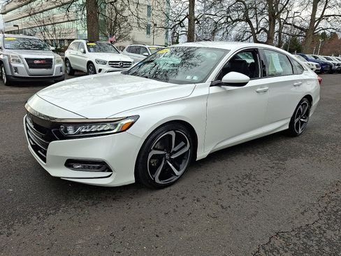 Used 2019 Honda Accord Sport image 3