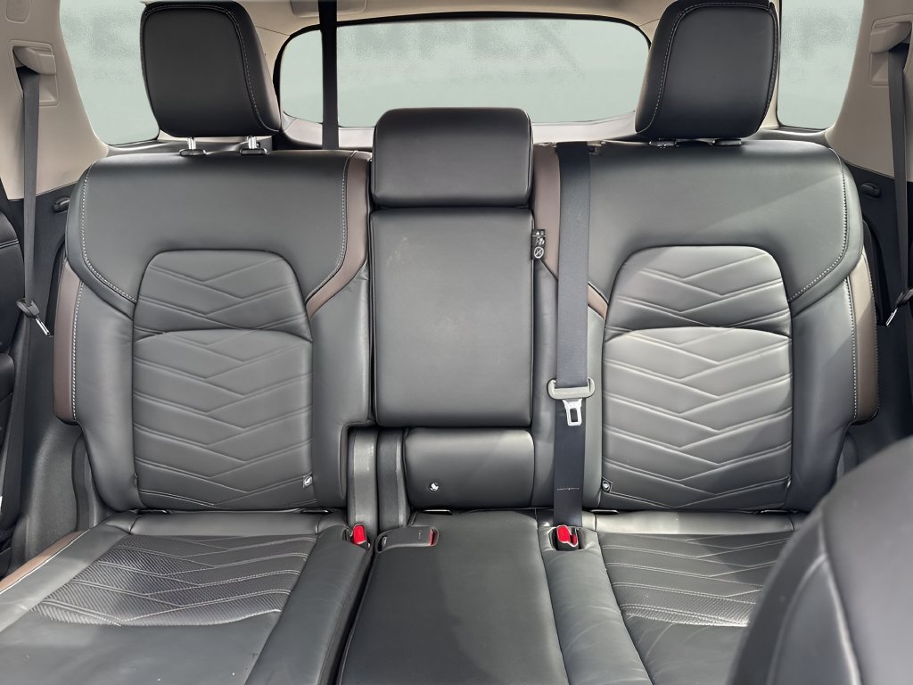Used 2023 Nissan Pathfinder Platinum w/ Cargo Package AWD/4WD image 12