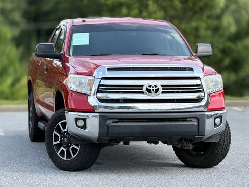 Used 2017 Toyota Tundra SR5 AWD/4WD image 4