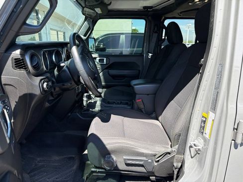 Used 2022 Jeep Wrangler Unlimited Sport AWD/4WD image 2
