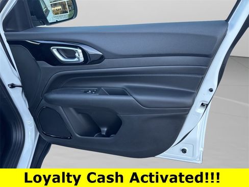 New 2026 Jeep Compass Latitude image 30