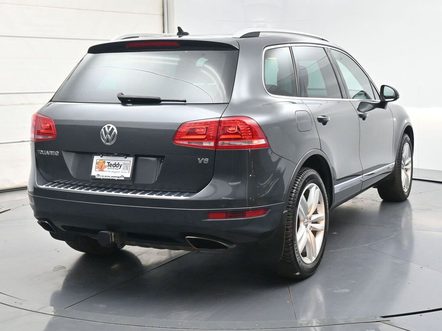 Used 2014 Volkswagen Touareg Executive AWD/4WD image 25
